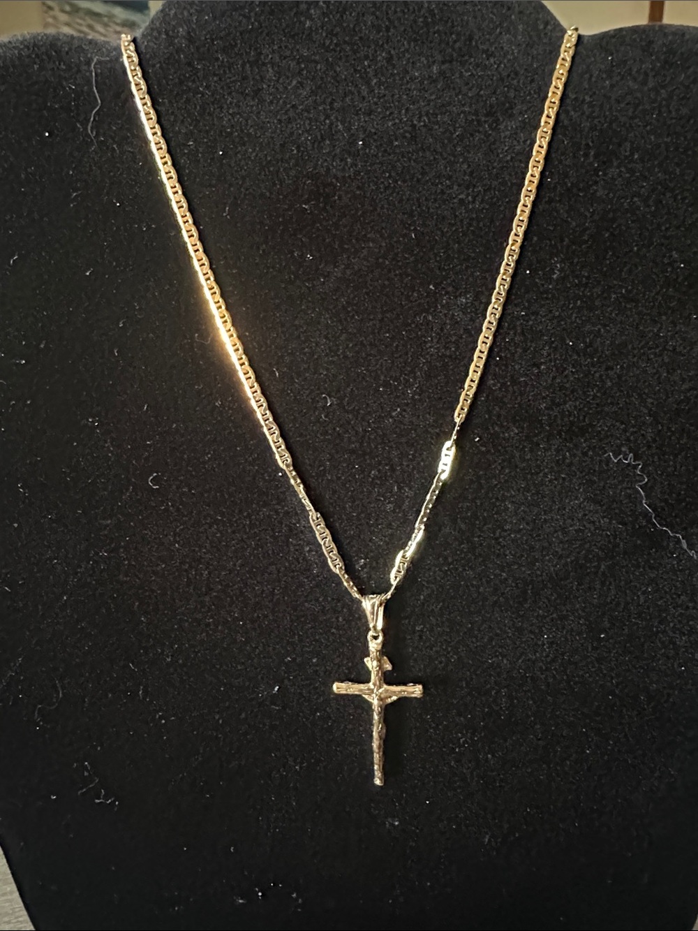 18kt gold filled Gold Crucifix Pendant Necklace - - Picture 3 of 7